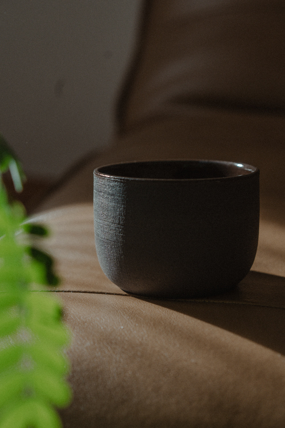 Japanische Tasse Handgemacht an der Drehscheibe