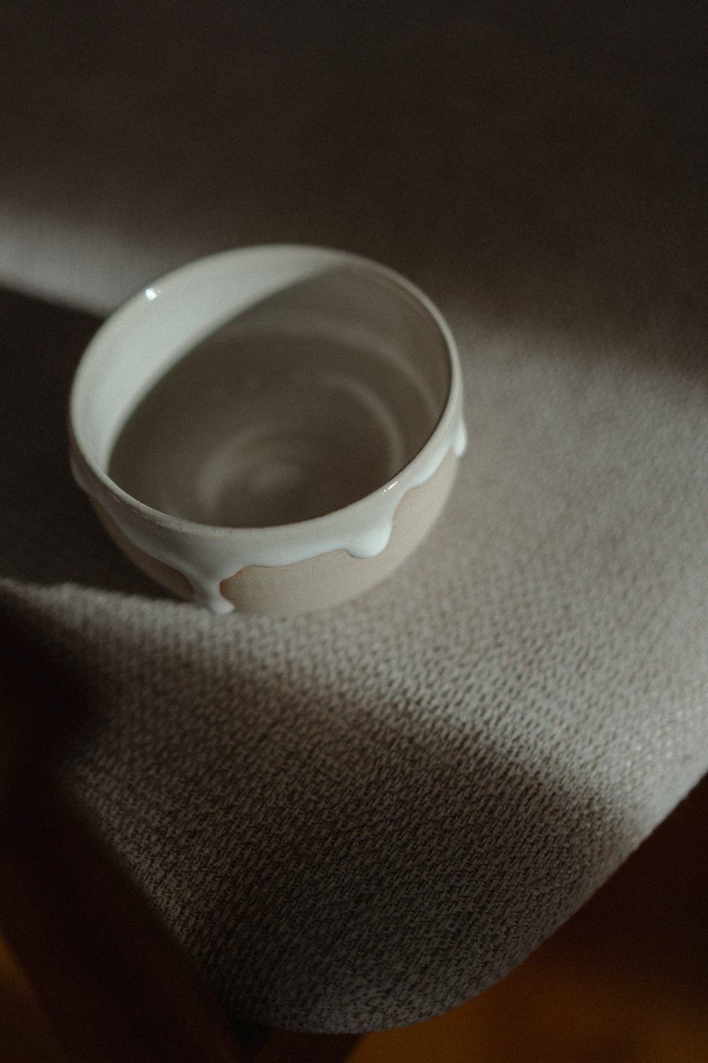 Keramiktasse MILKi – minimalistisch und verspielt, handgefertigt in Bremen.